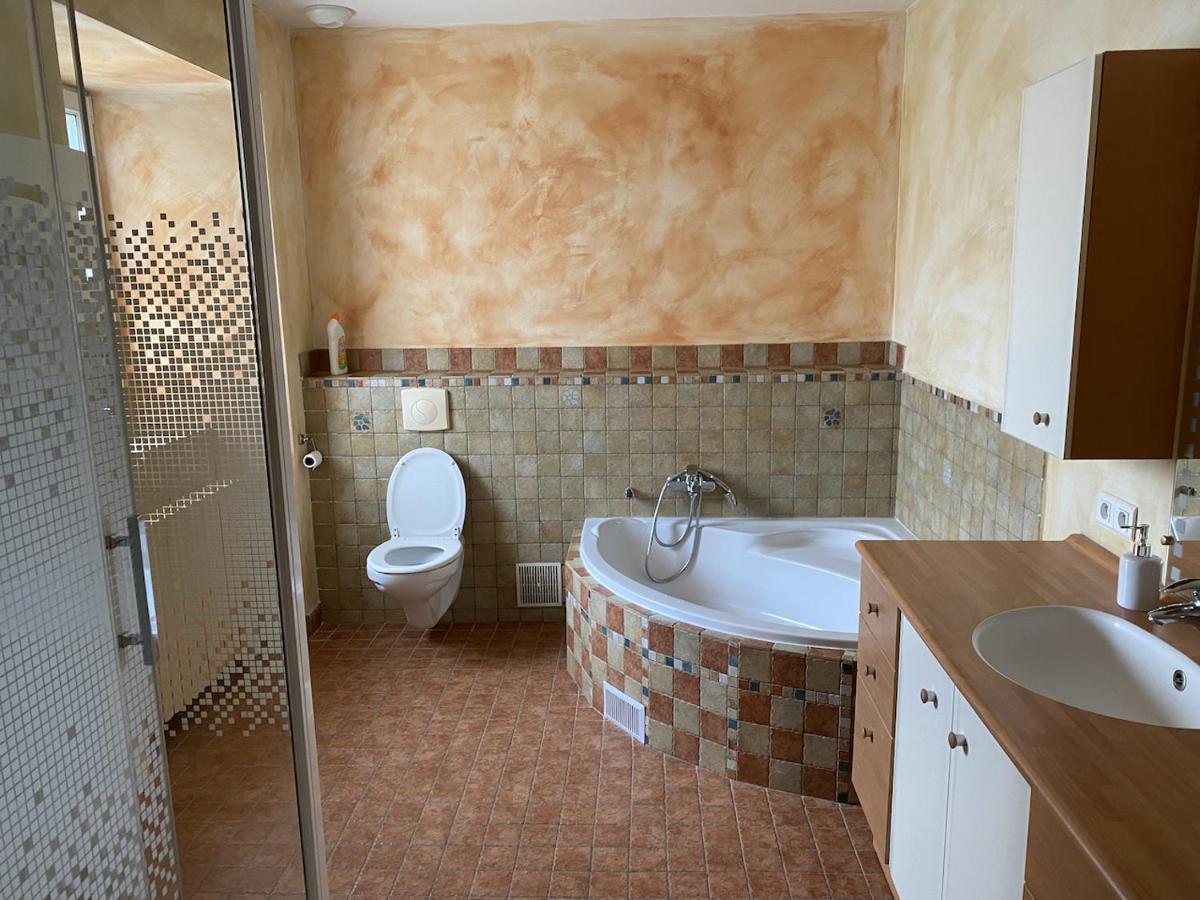 Ausson La Maison Du Bonheur מראה חיצוני תמונה